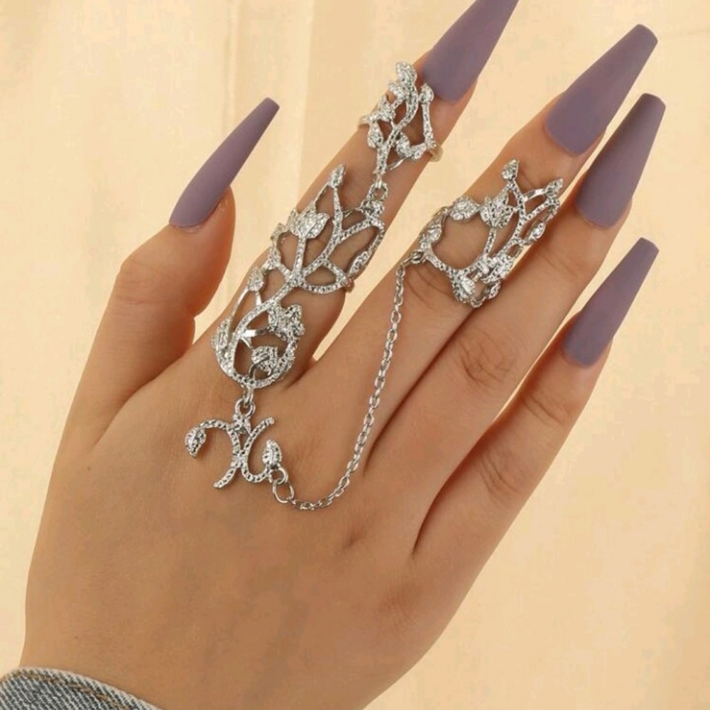 Silver tulip rhinestone detail ring with chain